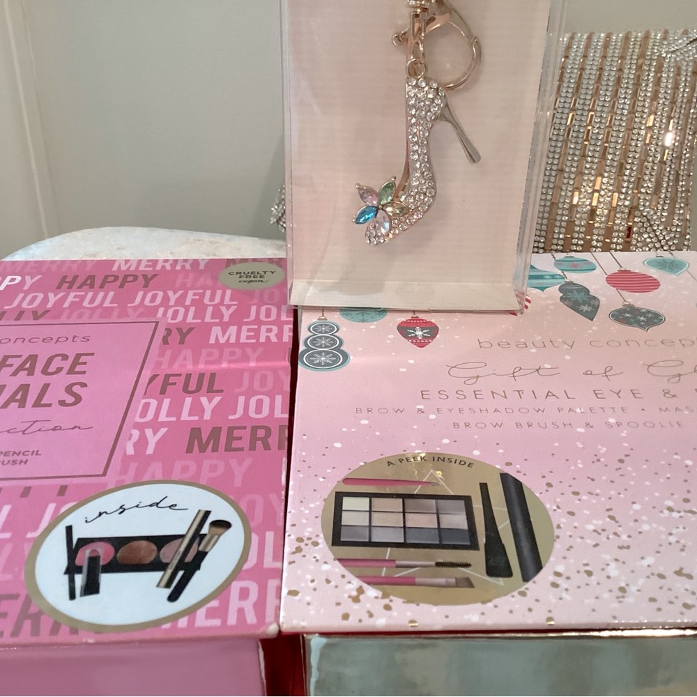 Pretty gift set bundle makeup